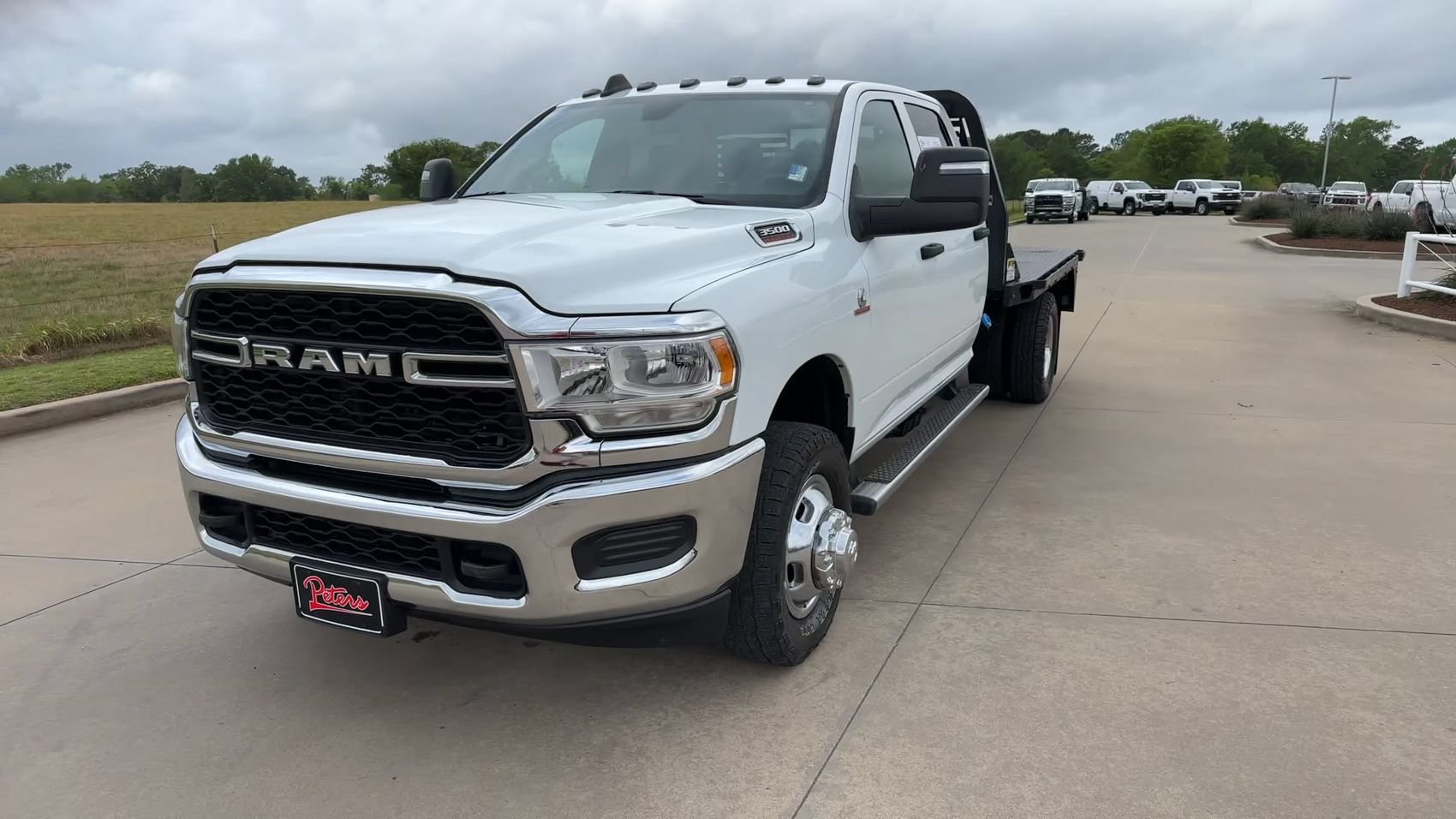 Used 2024 RAM 3500 Tradesman w/ Chrome Appearance Group AWD/4WD image 4