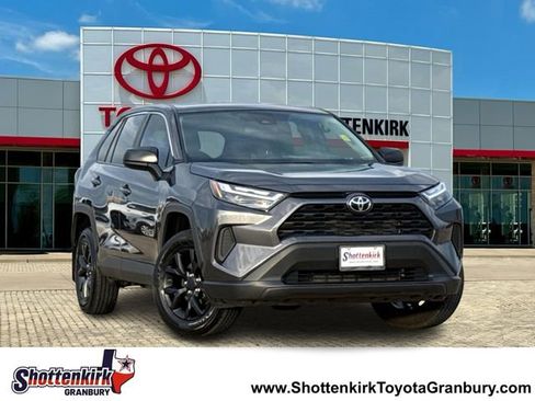 Used 2025 Toyota RAV4 LE image 1