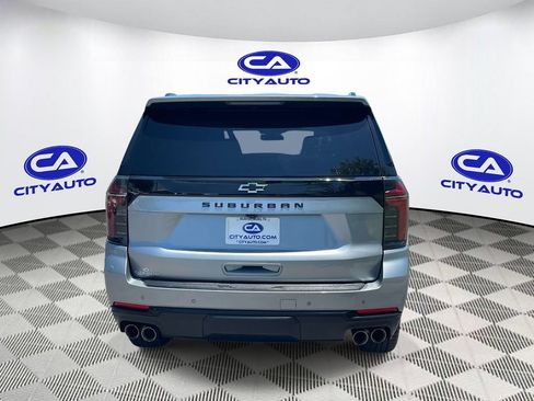 Used 2025 Chevrolet Suburban Z71 AWD/4WD image 5
