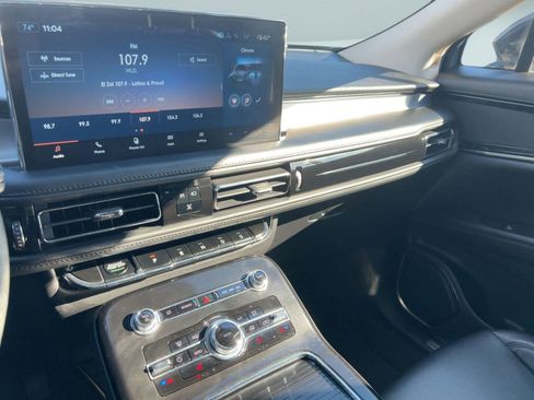 Used 2023 Lincoln Nautilus AWD image 23