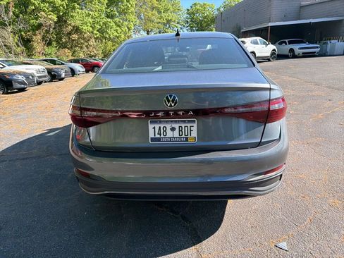 Used 2025 Volkswagen Jetta Sport image 6