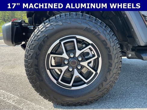Certified 2025 Jeep Gladiator Rubicon w/ Convenience Group AWD/4WD image 5