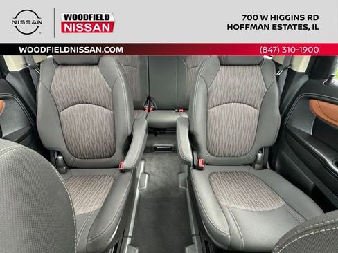 Used 2015 Chevrolet Traverse LT w/ Style and Technology Package FWD image 25