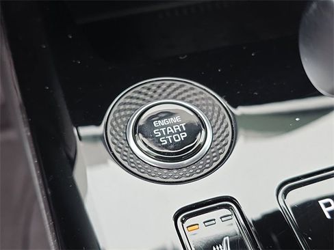 Used 2024 Kia Niro EX image 33