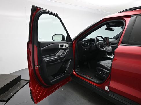 Used 2020 Ford Explorer ST w/ ST Street Pack image 8