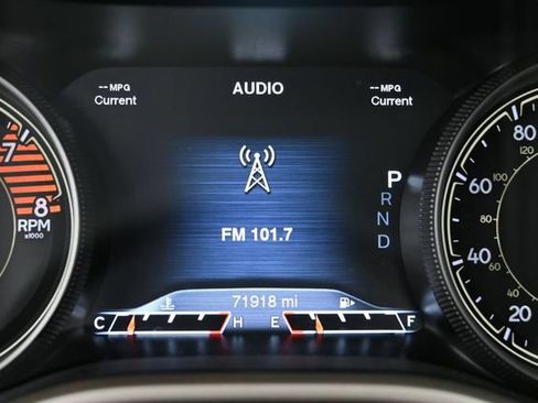 Used 2017 Jeep Cherokee High Altitude AWD/4WD image 11
