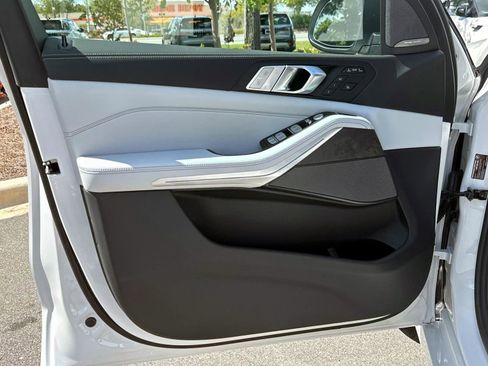 New 2026 BMW X7 xDrive40i image 17