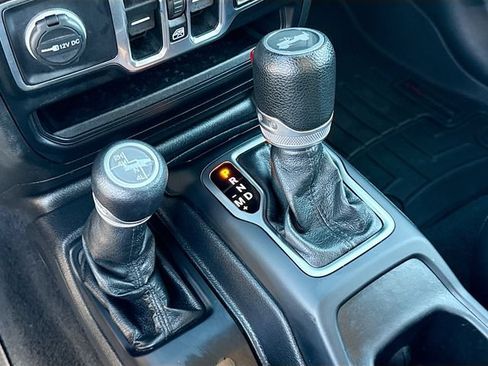 Used 2020 Jeep Wrangler Unlimited Sport AWD/4WD image 16