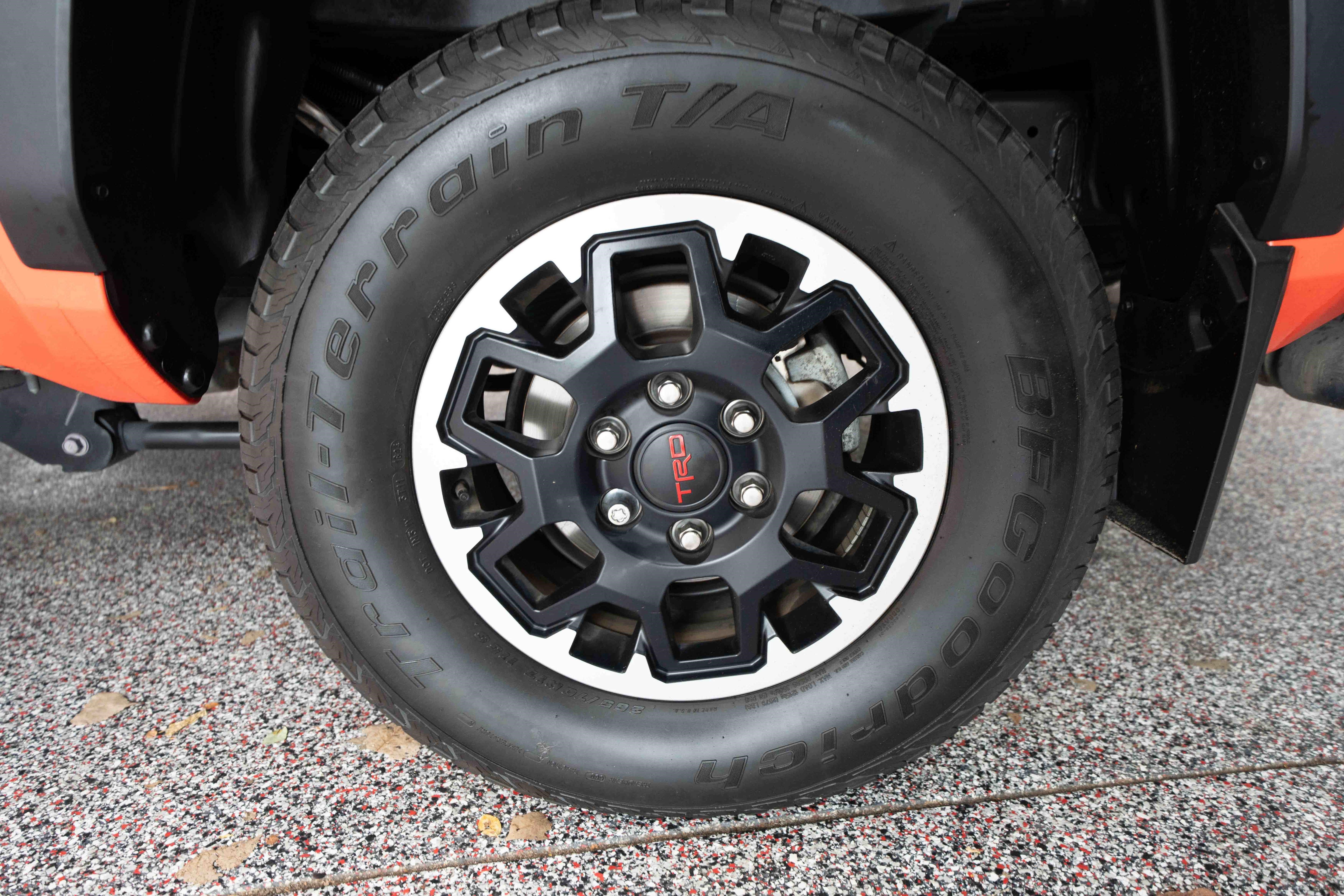 Used 2024 Toyota Tacoma TRD Off-Road w/ TRD Off Road Premium Package AWD/4WD image 28
