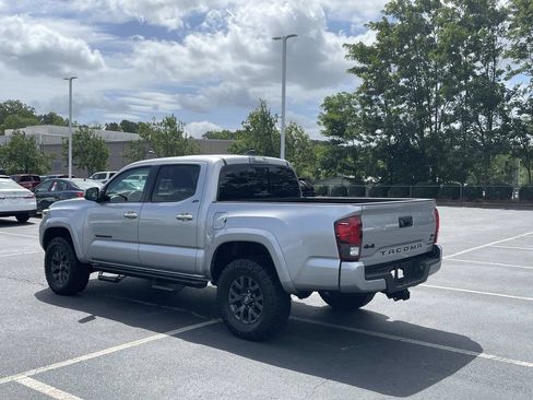 Used 2023 Toyota Tacoma SR5 w/ Technology Package AWD/4WD image 6