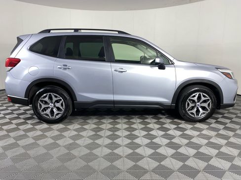 Used 2020 Subaru Forester Premium AWD/4WD image 14