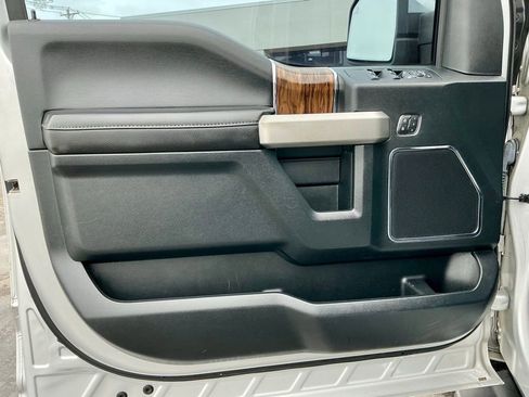 Used 2019 Ford F150 Lariat image 43