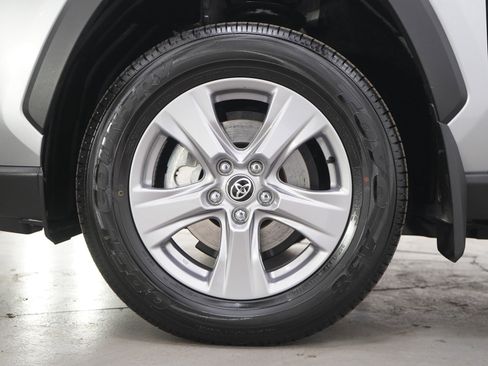 Used 2025 Toyota RAV4 XLE image 28