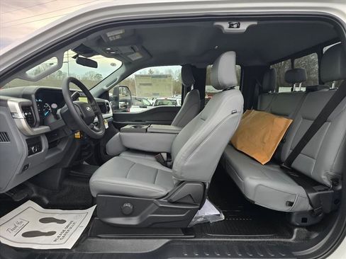 New 2026 Ford F450 XL w/ XL Chrome Package image 8