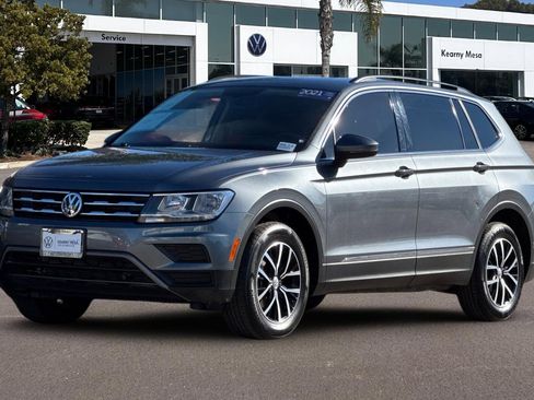 Used 2021 Volkswagen Tiguan SE image 8