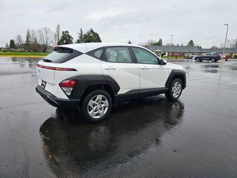 Used 2024 Hyundai Kona SE image 19