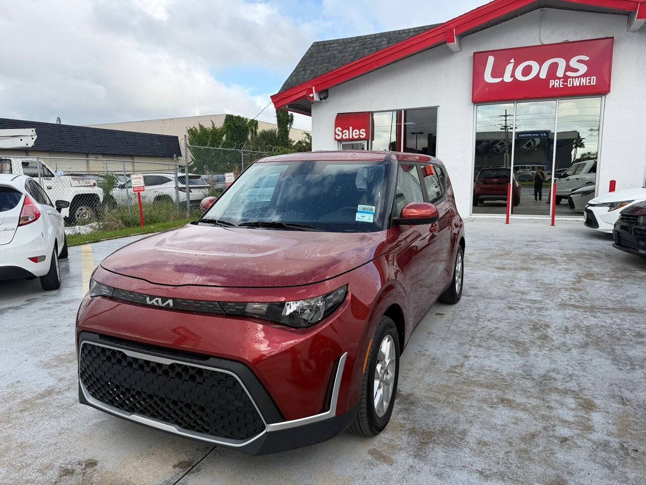 Used 2024 Kia Soul LX w/ Option Group 015 FWD image 1