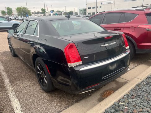 Used 2016 Chrysler 300 Limited AWD/4WD image 4