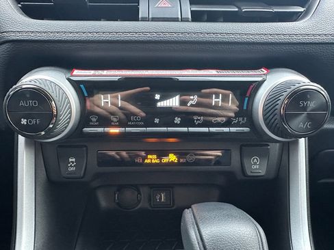 Used 2025 Toyota RAV4 XLE image 17