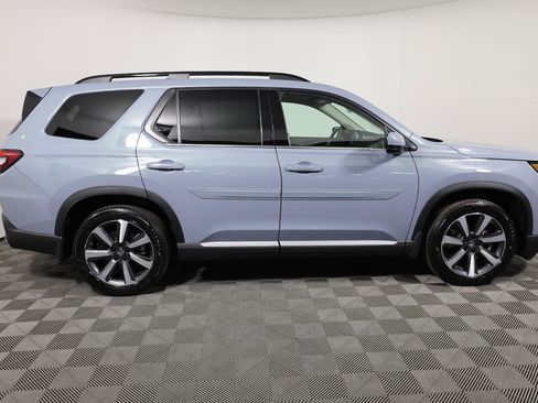 Used 2024 Honda Pilot Touring image 4