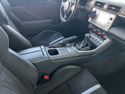 Used 2024 Toyota GR86 Premium RWD image 15
