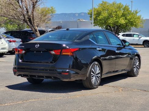 Certified 2025 Nissan Altima 2.5 SV FWD image 3
