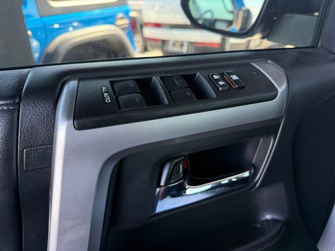 Used 2022 Toyota 4Runner SR5 Premium w/ Moonroof Package RWD image 17