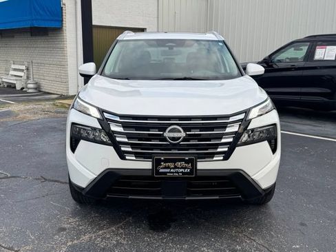 Used 2025 Nissan Rogue SV w/ SV Premium Package AWD/4WD image 2