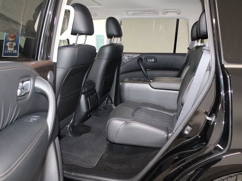 Used 2024 Nissan Armada Platinum w/ Captain's Chairs Package image 27