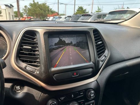 Used 2015 Jeep Cherokee Limited AWD/4WD image 30