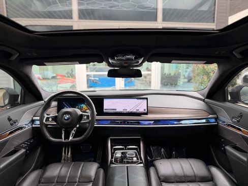 Used 2023 BMW 760i xDrive AWD/4WD image 51