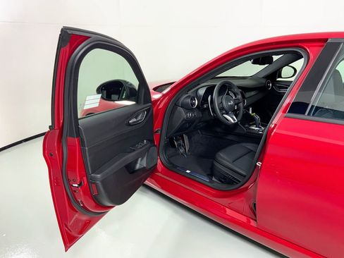 Used 2024 Alfa Romeo Giulia Sprint AWD/4WD image 21