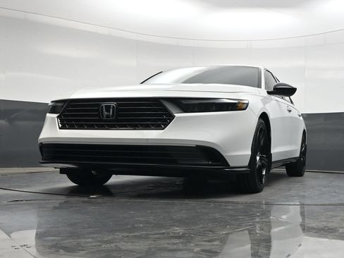 Used 2023 Honda Accord Sport image 32
