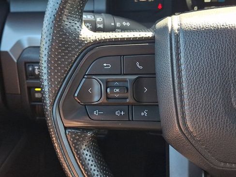 Certified 2025 Toyota Tacoma SR5 AWD/4WD image 20