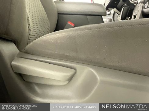 Used 2012 Toyota Tundra 4x4 CrewMax w/ SR5 Pkg image 29