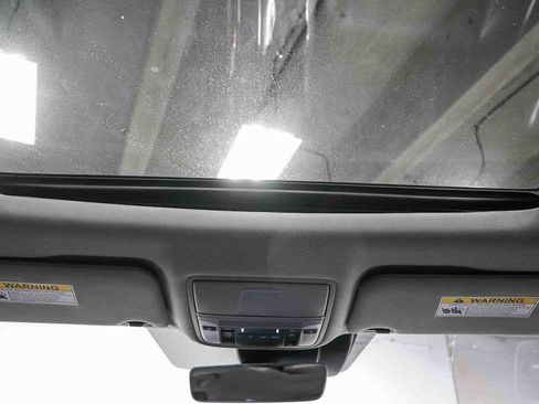 Used 2018 Acura TLX image 17