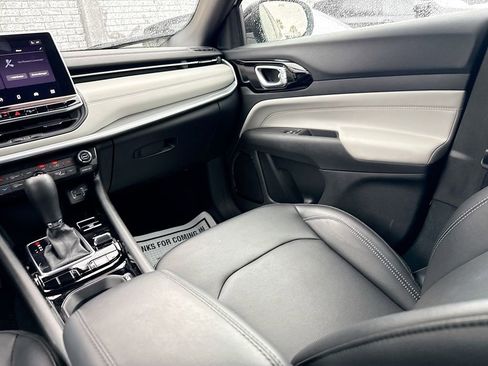 Used 2025 Jeep Compass Limited image 26