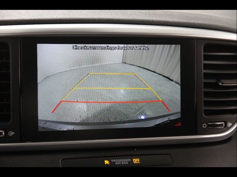 Used 2021 Kia Sportage LX w/ LX Fwd Popular Package image 13