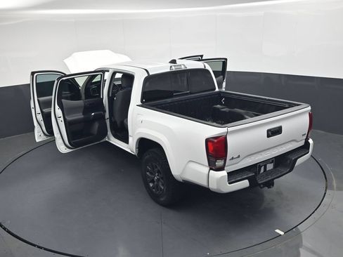 Used 2020 Toyota Tacoma SR5 w/ Technology Package AWD/4WD image 41