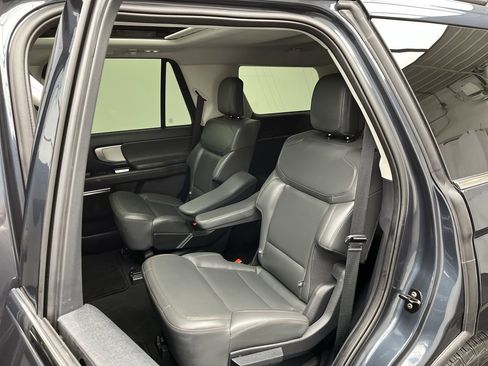 Used 2025 Ford Expedition Active AWD/4WD image 15