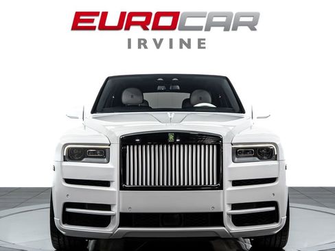 Used 2020 Rolls-Royce Cullinan Black Badge image 10