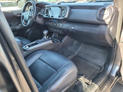 Used 2021 Toyota Tacoma TRD Off-Road w/ TRD Premium Off Road Package image 21