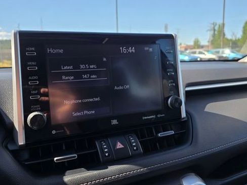 Used 2022 Toyota RAV4 Limited image 19