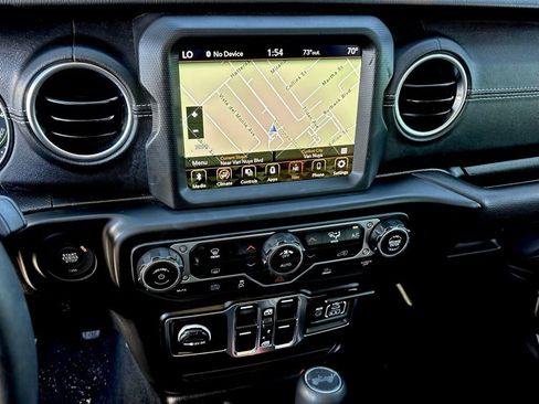 Used 2022 Jeep Wrangler Unlimited Sahara image 22