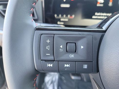 New 2026 Nissan Kicks SR FWD image 7