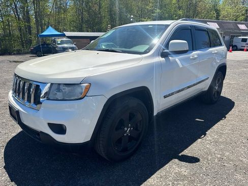 Used 2011 Jeep Grand Cherokee Laredo AWD/4WD image 19