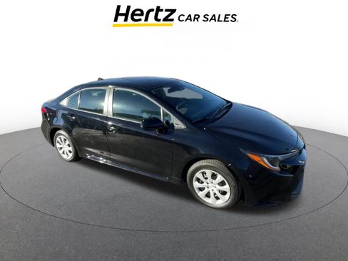 Used 2025 Toyota Corolla LE image 1