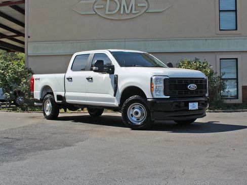 Used 2024 Ford F250 XL image 4