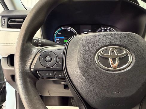 Used 2022 Toyota RAV4 XLE AWD/4WD image 19