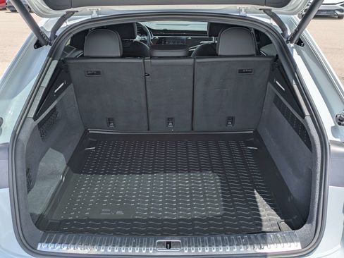 Used 2023 Audi Q8 Premium AWD/4WD image 15